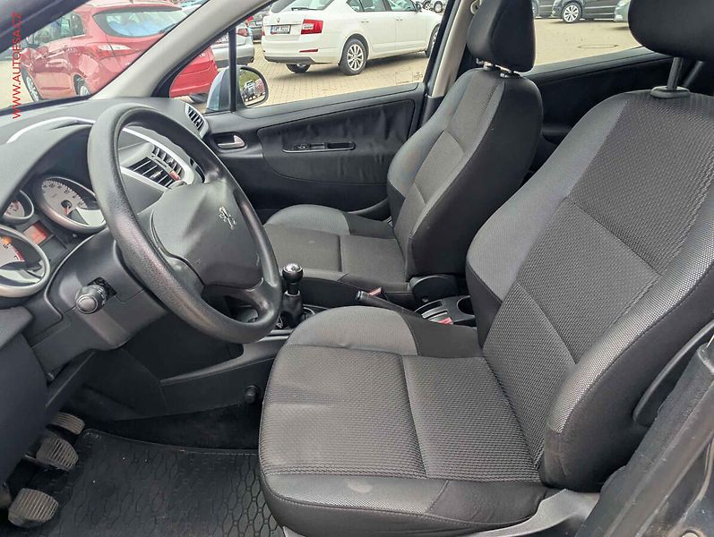 Peugeot 207 (2009) 1.4 i, 1.maj,ČR, Klima - fotka 9 z 18
