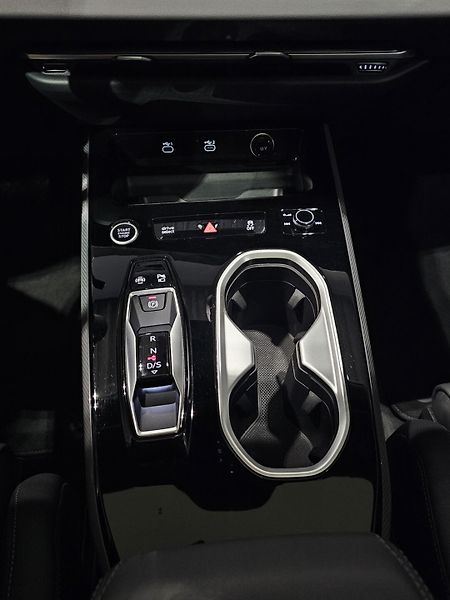 Audi A6 3.0TFSI q S-Line B&O HuD 360 - fotka 16 z 22
