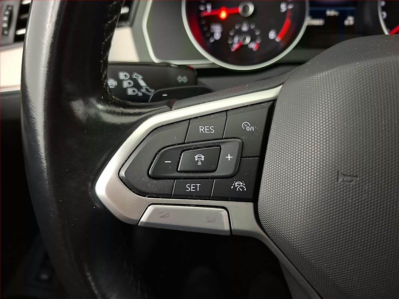Volkswagen Passat (2021) 2.0 TDI, Automat, Kůže, Navi - fotka 18 z 23