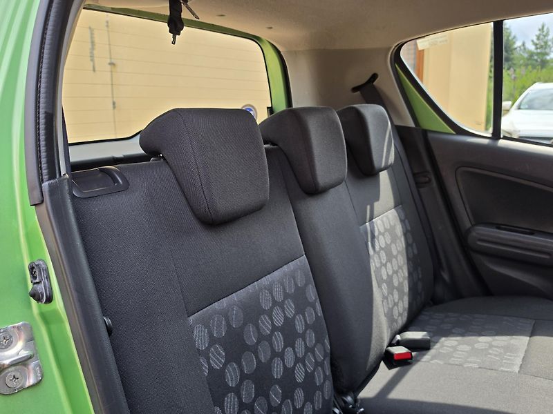 Suzuki Splash 1.2i 63kW KLIMA*REZERVACE* - fotka 34 z 46