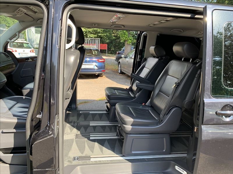 Volkswagen Multivan 2,0 TDI DSG HIGHLINE - fotka 19 z 22