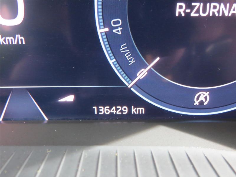 Škoda Octavia 2,0 TDI DSG Style 110kW Tažné - fotka 28 z 31