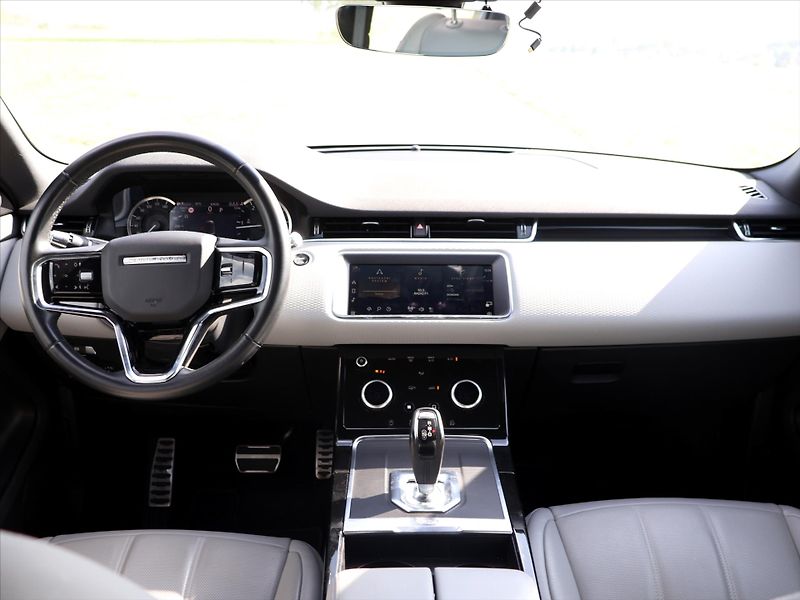 Land Rover Range Rover Evoque 2,0 R-Dynamic 4WD 120kW - fotka 25 z 33