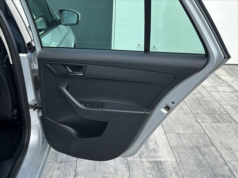Škoda Fabia 1,0 TSI 95PS  Ambition Top - fotka 21 z 52