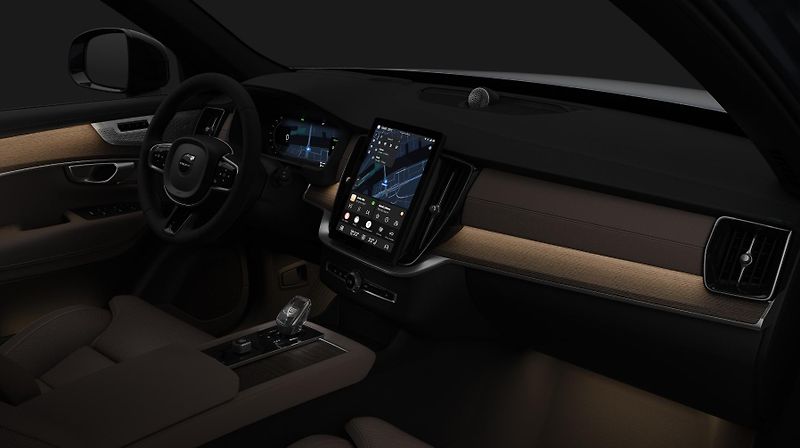 Volvo XC90 (2026) T8 AWD RECHARGE ULTRA DARK - fotka 13 z 15