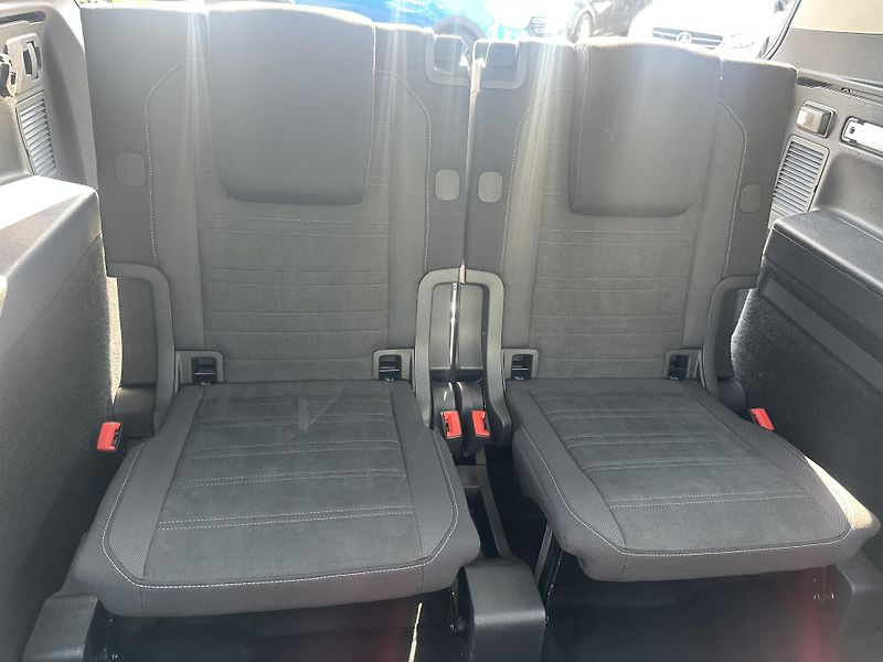 Volkswagen Touran (2015) 2.0 TDI se. knížka 7 míst - fotka 26 z 43