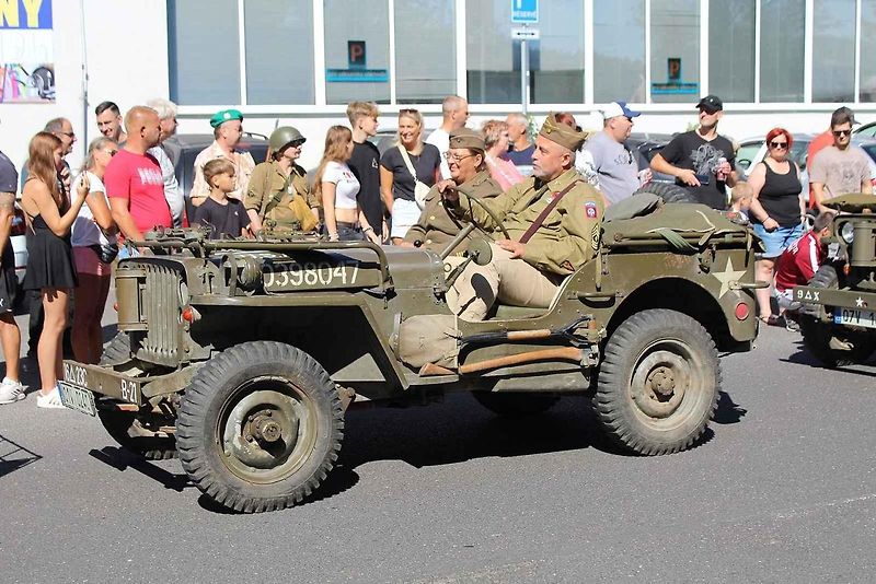 Srdce každého nadšence pro historickou vojenskou techniku muselo opravdu zaplesat. Vozidel v krušnohorském městysu Kovářská bylo k vidění více než požehnaně.