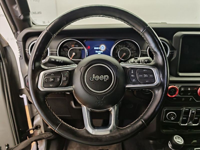 Jeep Wrangler SAHARA 2.0T 4x4 TRAIL RATED - fotka 28 z 40