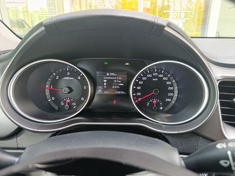 Kia Ceed (2021) 1.6 CRDi 7DCT  Top - fotka 12 z 12