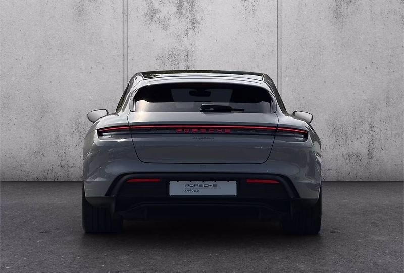 Porsche Taycan Sport Turismo BOSE Pano Matrix - fotka 7 z 20