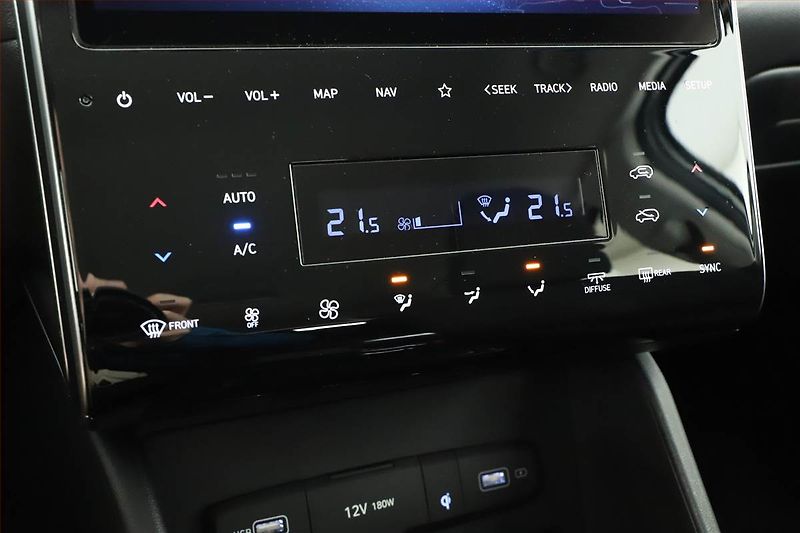 Hyundai Tucson (2023) Smart 1.6 T-GDI 48V MHEV - fotka 17 z 21