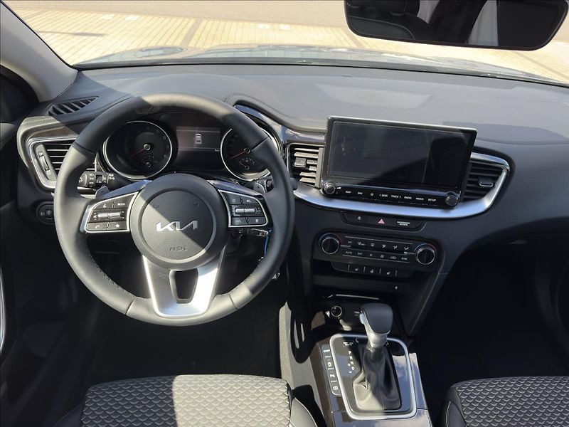 Kia XCeed (2025) 1,6   T-GDI 7DCT EXCLUSIVE - fotka 11 z 23