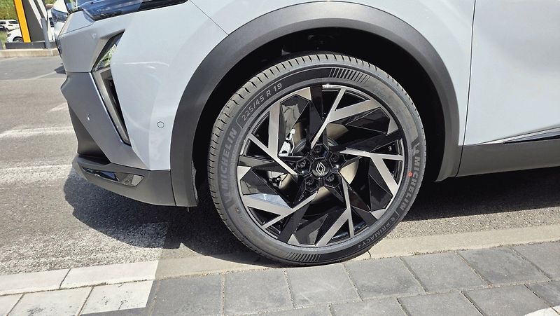 Renault Symbioz (2026) esprit Alpine full hybrid E-Te - fotka 6 z 10