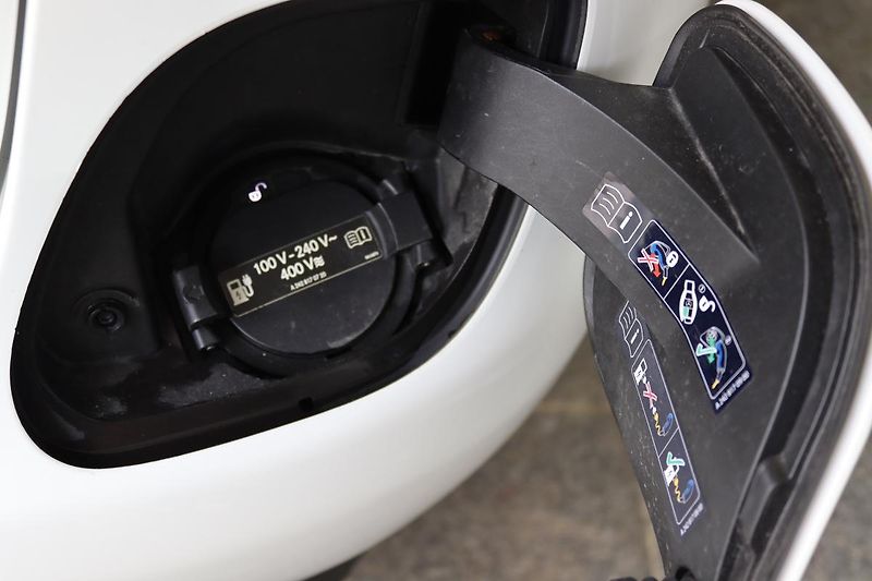Mercedes-Benz Třídy C 300de PLUG-IN HYB KOMBI 225kW - fotka 48 z 48