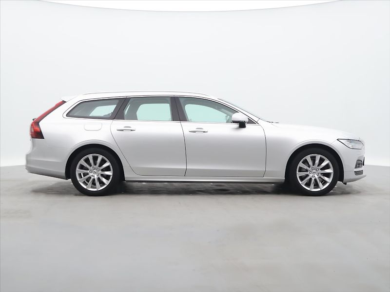 Volvo V90 2,0 D 145 kW Momentum Automat - fotka 8 z 32