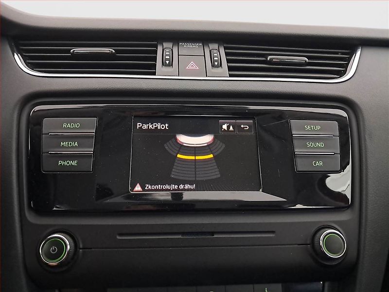 Škoda Octavia (2015) 1.2 TSI, Tempomat - fotka 17 z 18