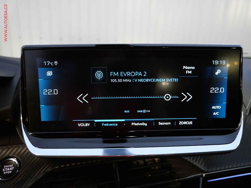 Peugeot 2008 (2020) 1.2 PT, GT Line, AT - fotka 19 z 28