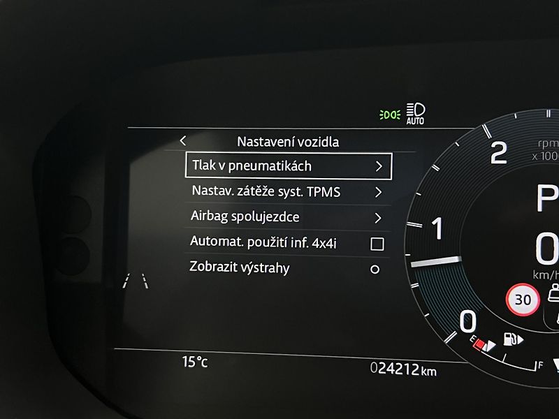 Land Rover Discovery D350 DYNAMIC SE AUT - fotka 32 z 56