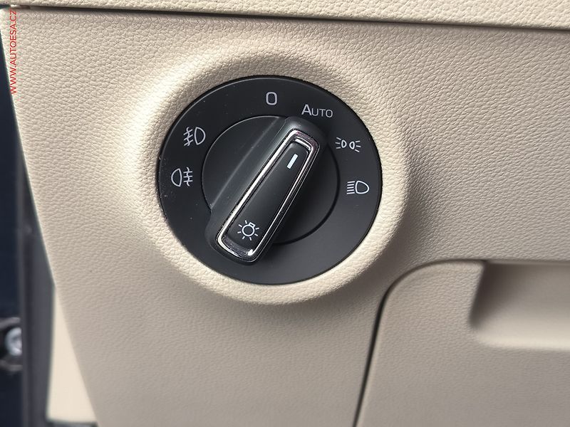 Škoda Karoq (2018) 1.5 TSi, Style, DSG, panor - fotka 22 z 26