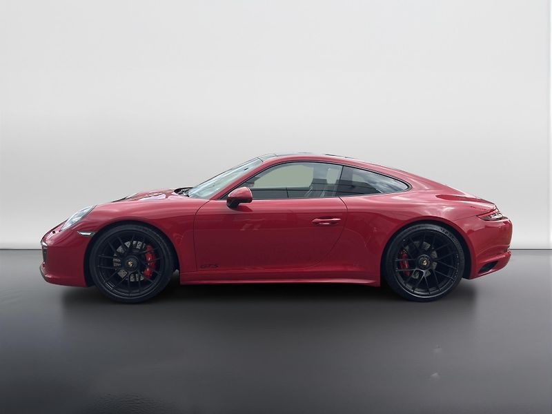 Porsche 911 Carrera 4 GTS Coupe - fotka 2 z 28