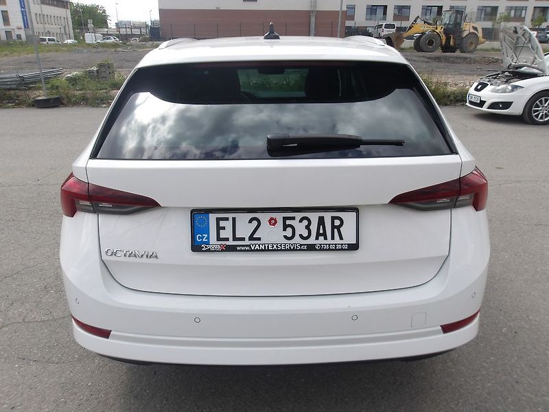 Škoda Octavia 1,4TSi BA+EL ČR ! MAX.VÝBAVA ! - fotka 12 z 33
