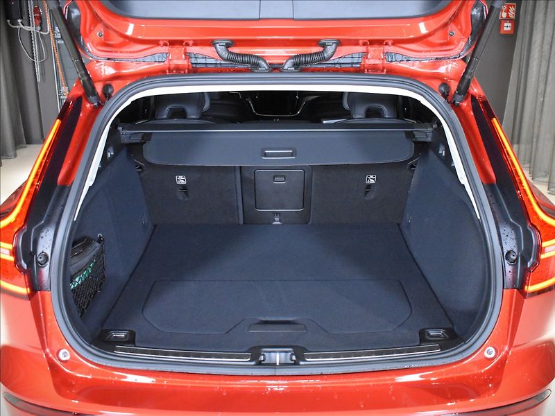 Volvo V60 2,0 T6 AWD PLUS BLIS,Bezklíč - fotka 8 z 23
