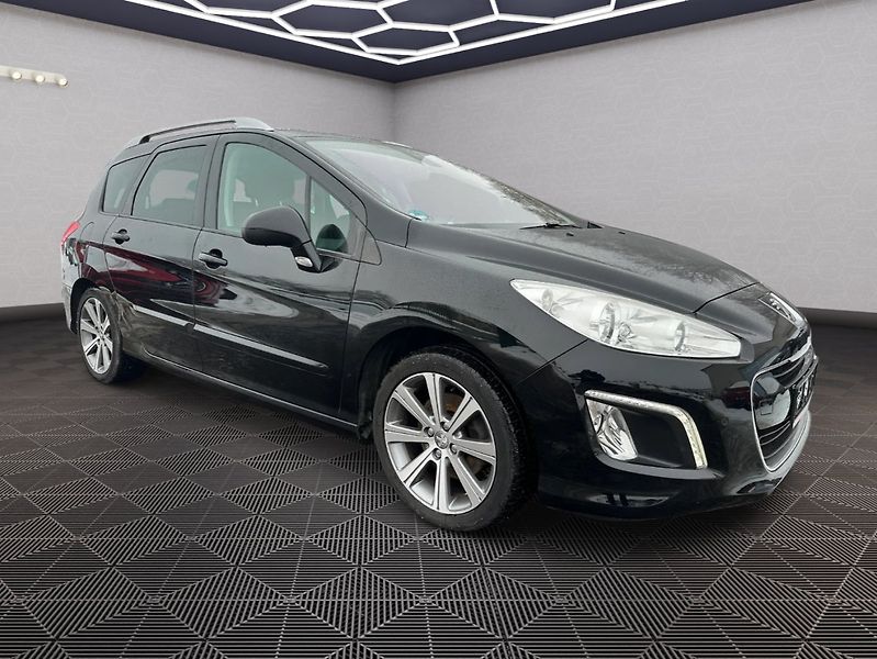 Peugeot 308 (2013) 2.0Hdi 110kw - fotka 1 z 22