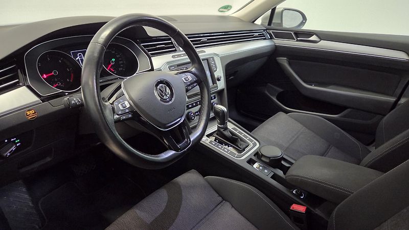 Volkswagen Passat - fotka 5 z 6