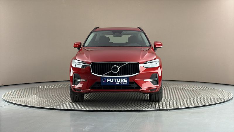 Volvo XC60 2.0 B4 AUT AWD Momentum Pro - fotka 3 z 28