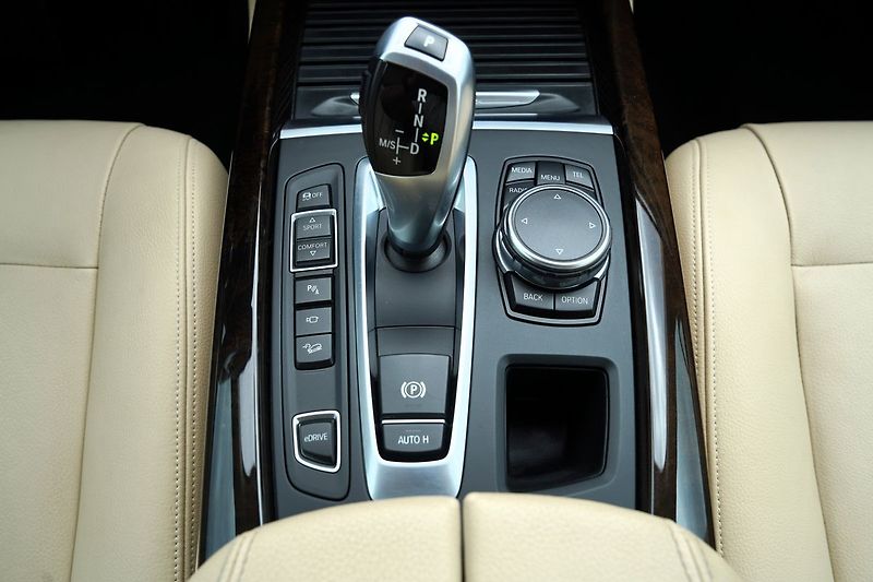BMW X5 40e xDrive/iPerformance/315 PS - fotka 39 z 49