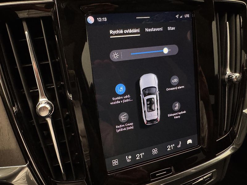 Volvo V90 T8 AWD RECHARGE ULTRA - fotka 39 z 53