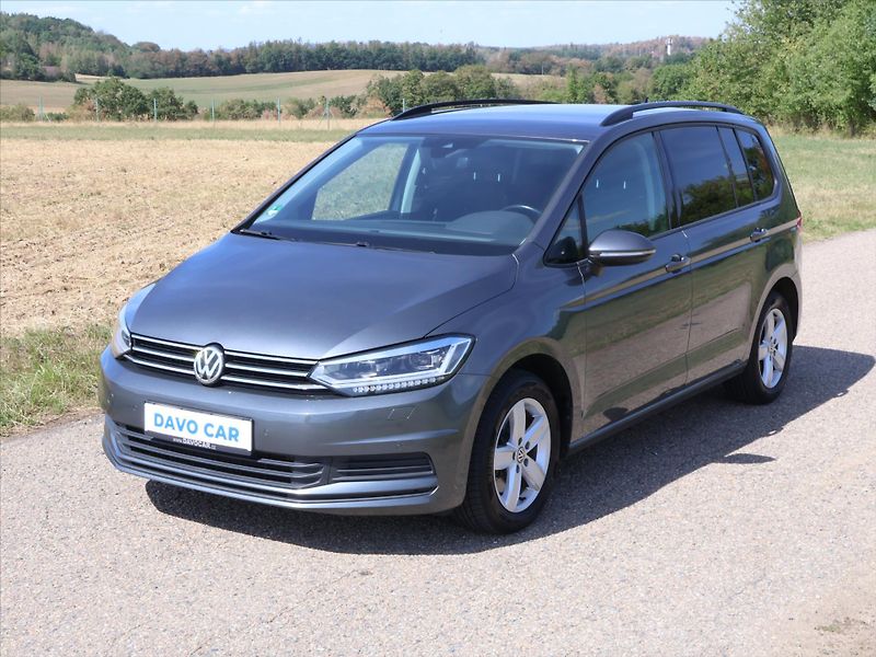 Volkswagen Touran 2,0 TDI 110kW DSG LED 1.Maj. - fotka 3 z 24