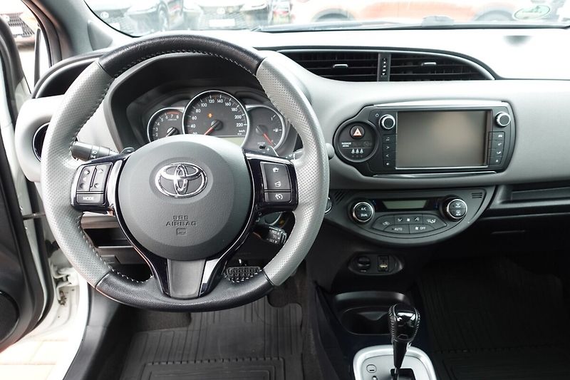 Toyota Yaris 1.33 VVT-i Multidrive S Bi-ton - fotka 14 z 28