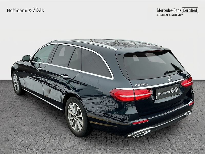 Mercedes-Benz Třídy E 220 d AVANTGARDE 4MATIC - fotka 7 z 28