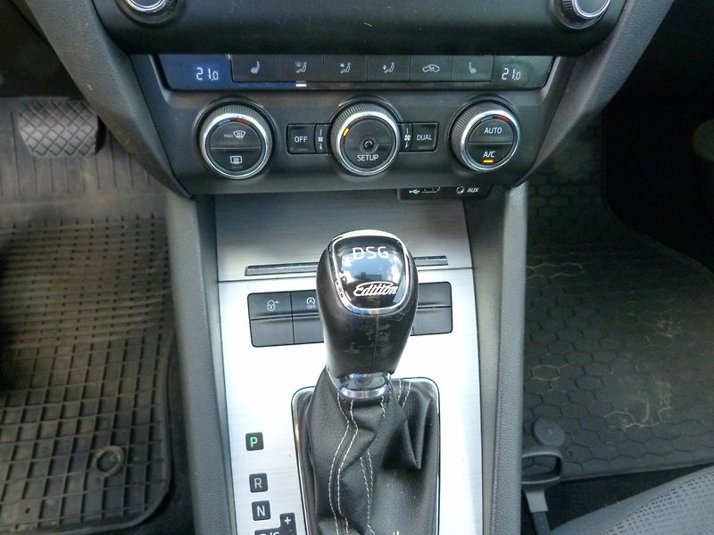 Škoda Octavia 2.0 TDI - fotka 16 z 18