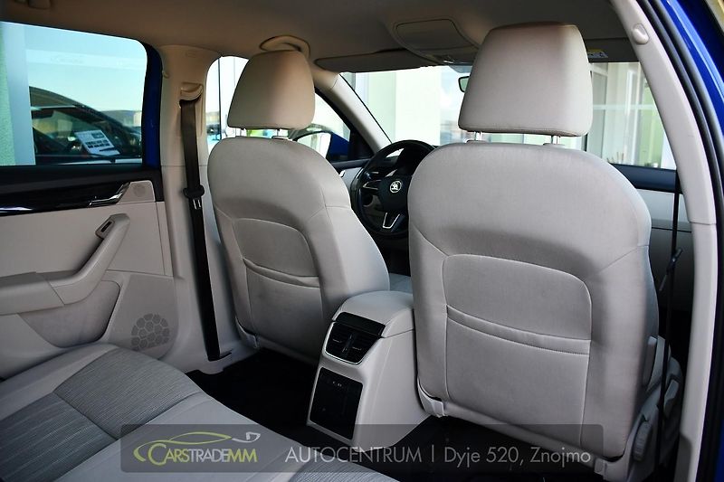 Škoda Octavia 1,6TDi STYLE - fotka 17 z 53
