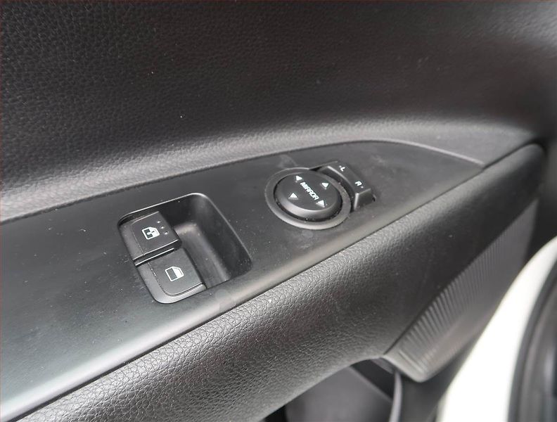Ford Tourneo Custom (2021) 2.0 EcoBlue mHEV, ČR - fotka 17 z 21