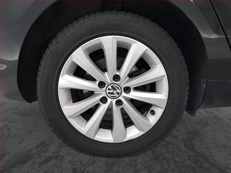 Volkswagen Passat (2014) Comfortline 2.0 TDI, Navi - fotka 15 z 17