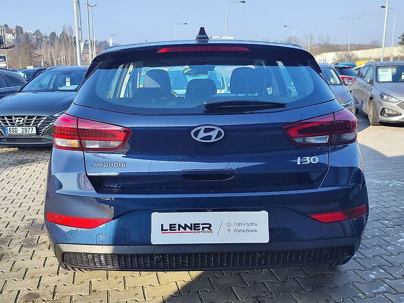 Hyundai i30 1.5i/71kW Comfort 16 - fotka 6 z 29