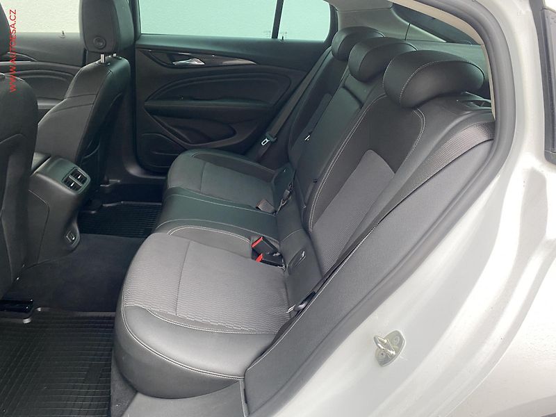 Opel Insignia (2018) 2.0 T 4x4, 2.maj,ČR - fotka 12 z 19