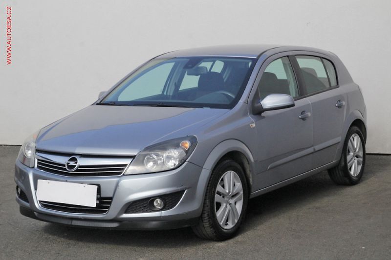 Opel Astra (2007) 1.7 CDTI, ČR - fotka 3 z 3