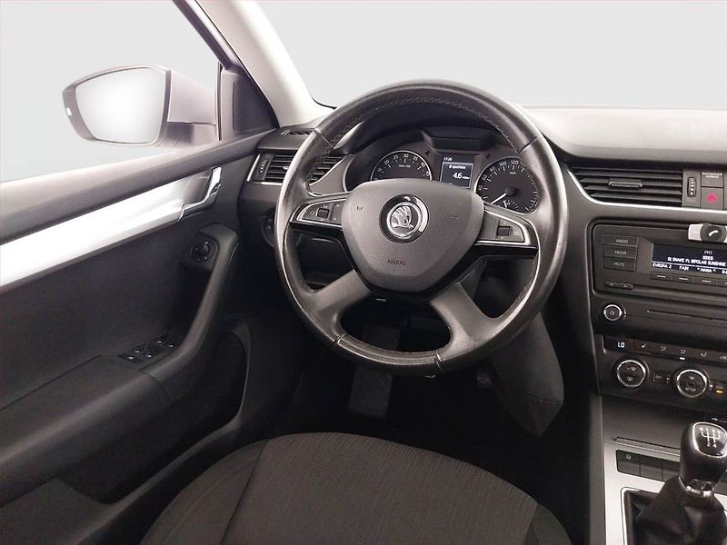 Škoda Octavia (2013) Elegance 1.6 TDI, Serv.kniha - fotka 7 z 19