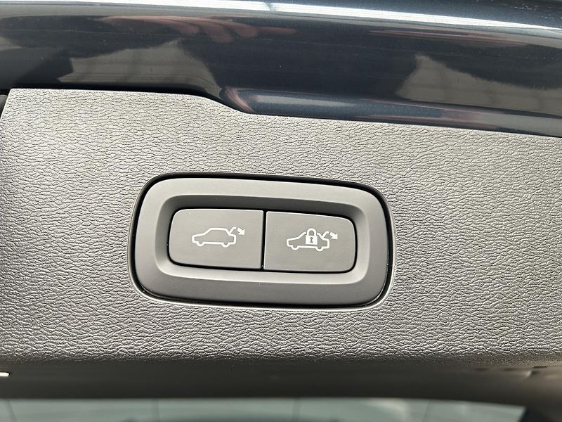 Volvo V60 2.0 B5 4x4 CC PLUS - fotka 14 z 31