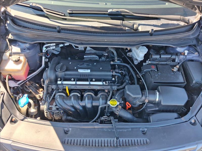 Hyundai i20 1,4 1.4i, automat,po servisu - fotka 13 z 13