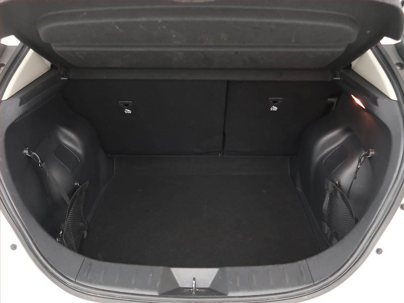 Nissan Leaf (2018) 40 kWh, SoH 87%, Automat - fotka 14 z 21