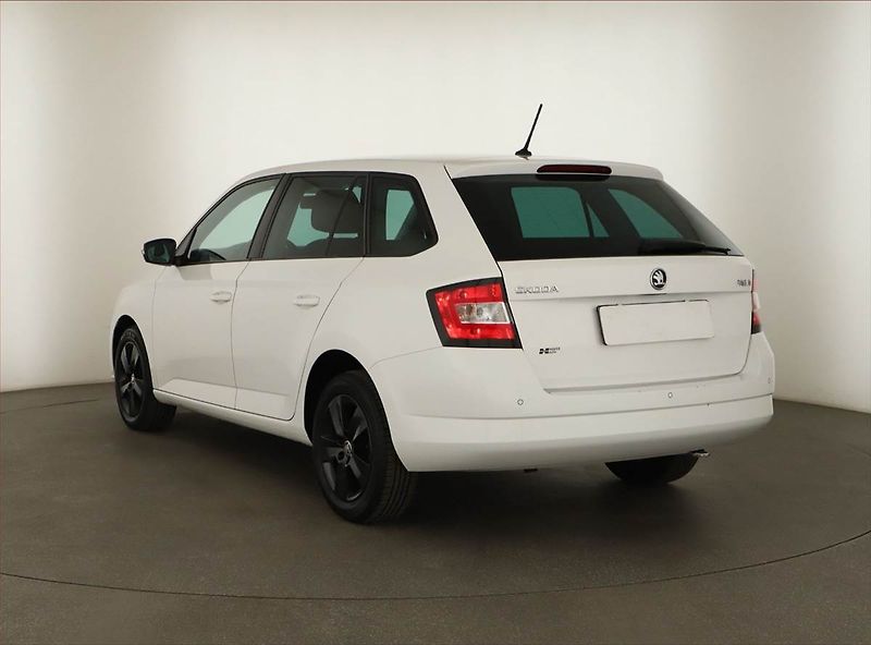 Škoda Fabia (2018) 1.0 TSI, Park. senzory - fotka 4 z 12