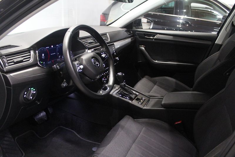 Škoda Superb (2023) 10kW,Tažné,Nez. topení,Matrix - fotka 9 z 30