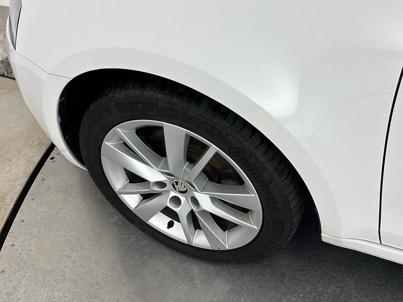 Škoda Octavia Style 4x4 DSG - fotka 28 z 28