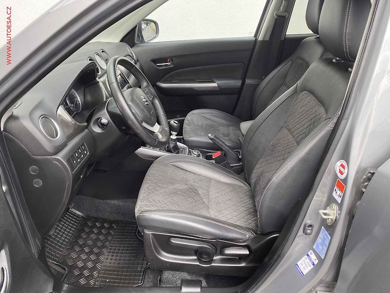 Suzuki Vitara (2019) 1.4BoosterJet 4x4, ČR, AC - fotka 9 z 19