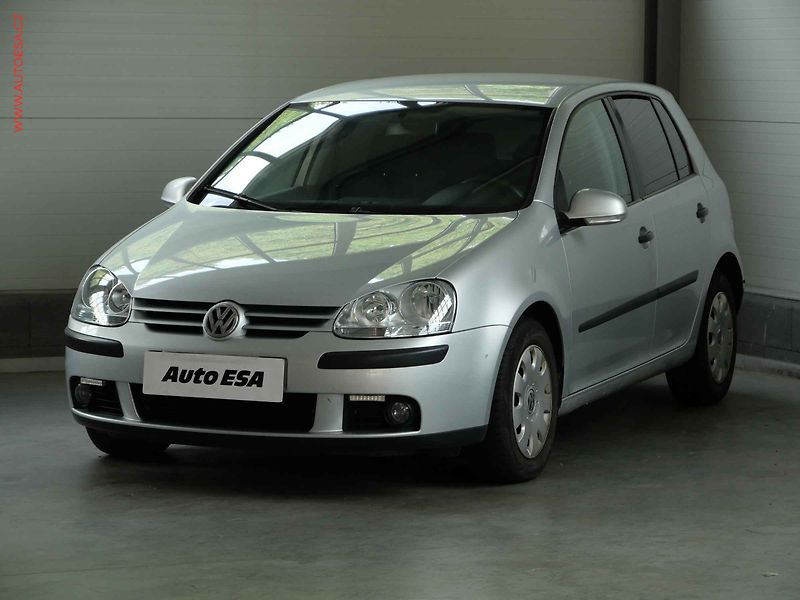 Volkswagen Golf (2006) 1.6 16V, ČR, AC, tempo, park - fotka 3 z 18